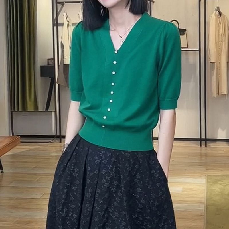 Maglione francese a maniche corte in seta ghiacciata per donna, estivo, nuovo design con bottoni in madreperla, di nicchia, ampio e aderente._voghion.com