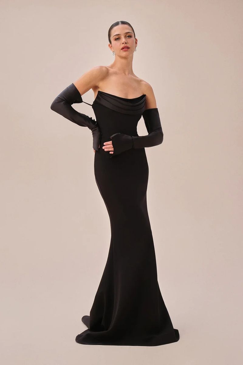 Elegante abito aderente a maniche lunghe con spalle scoperte - Abito da sera snellente elasticizzato bianco e nero per donna_voghion.com