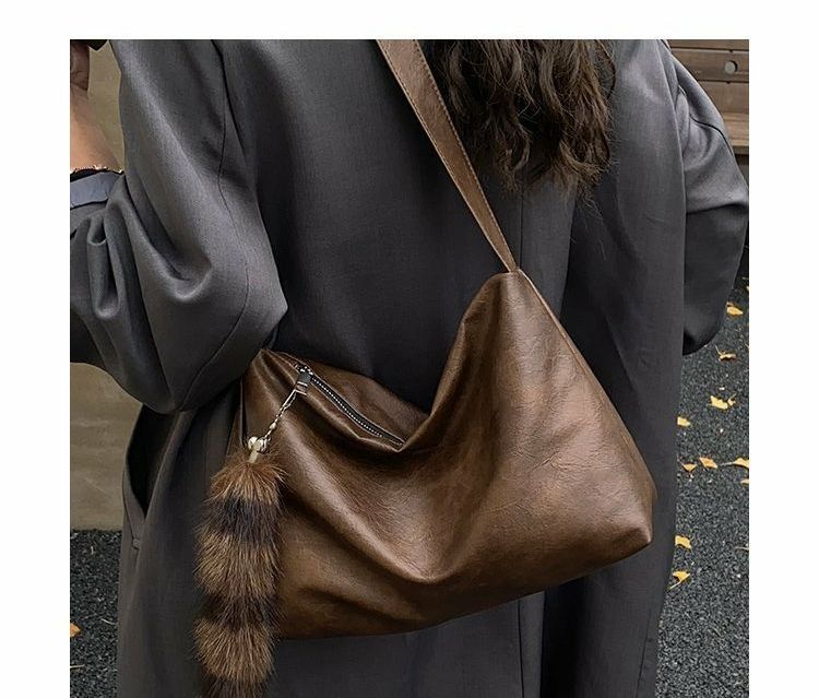 Autumn And Winter Vintage Large Capacity 2025 New Fashion Commuter Versatile Women's Crossbody Single Shoulder Hobo Bag_voghion.com