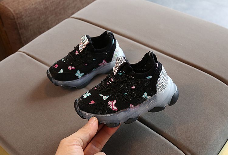 Frühling und Herbst Neue Wasser Diamant Pailletten Elastische Mädchen Anti slip LED Leuchtende kinder Schuhe_voghion.com