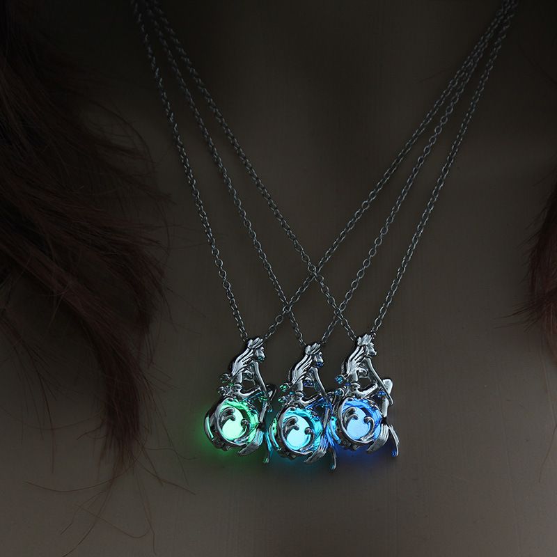 Luminous minimalist accessories with multiple fashionable and versatile luminous hollowed out necklaces for women's_voghion.com