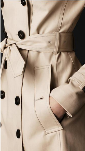 Trench lungo aderente doppiopetto da donna, tendenza primavera e autunno 2025_voghion.com