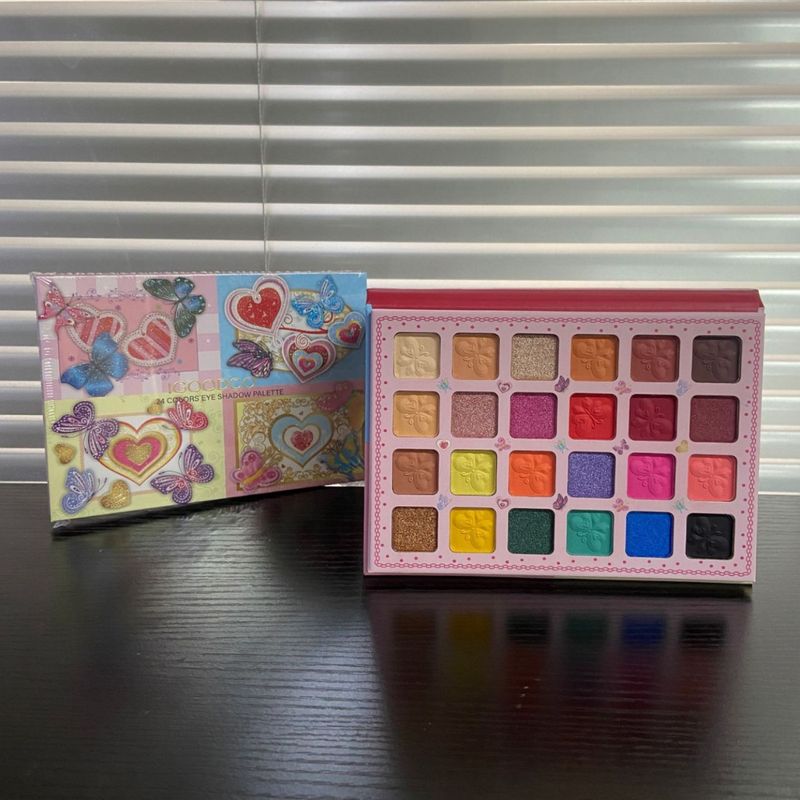 Palette di ombretti da 24 colori per San Valentino | Set trucco opaco e scintillante | Regalo romantico per lei | Pigmentato a lunga tenuta_voghion.com