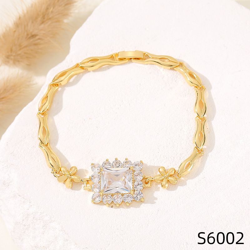 Bracelet femme micro incrusté de zircons, fleur douce, trèfle à quatre feuilles, mode estivale, acier titane, bijoux de luxe légers_voghion.com