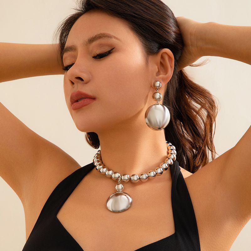 Set di semplici perline girocollo per donna, collana di perline in stile cyber geometrico esagerato_voghion.com