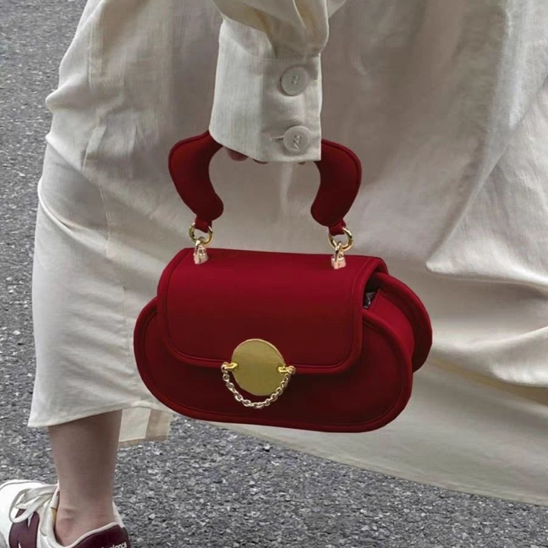 Red Bride Wedding Handheld For Women New High End Texture Small Stand One Shoulder Crossbody Saddle Bag_voghion.com