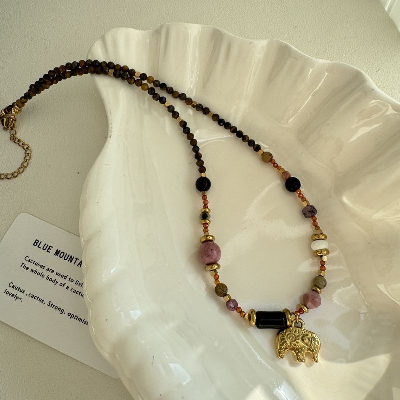 Collana con ciondolo a forma di elefante con perline in pietra naturale Milad per donna, stile di alta gamma, clavicola a strati autunnale e invernale._voghion.com