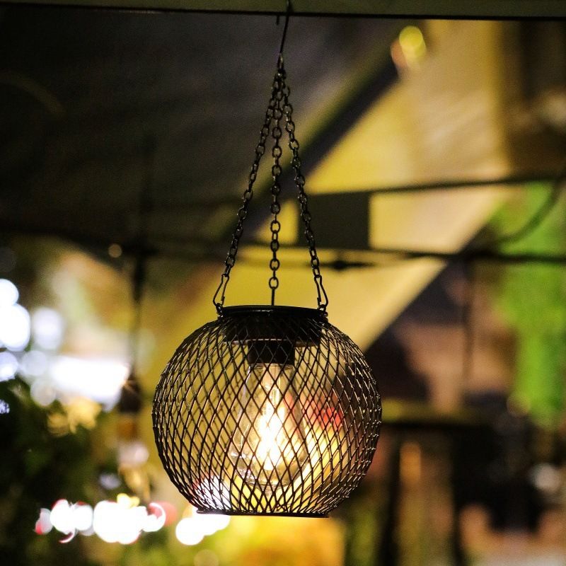 Solar-Laterne aus Schmiedeeisen – Hängeleuchte im Vintage-Blumenkäfig-Design für Garten und Terrasse (IP65 wasserdicht von der Dämmerung bis zum Morgengrauen, warmweiße LED, CE-zertifiziert)_voghion.com