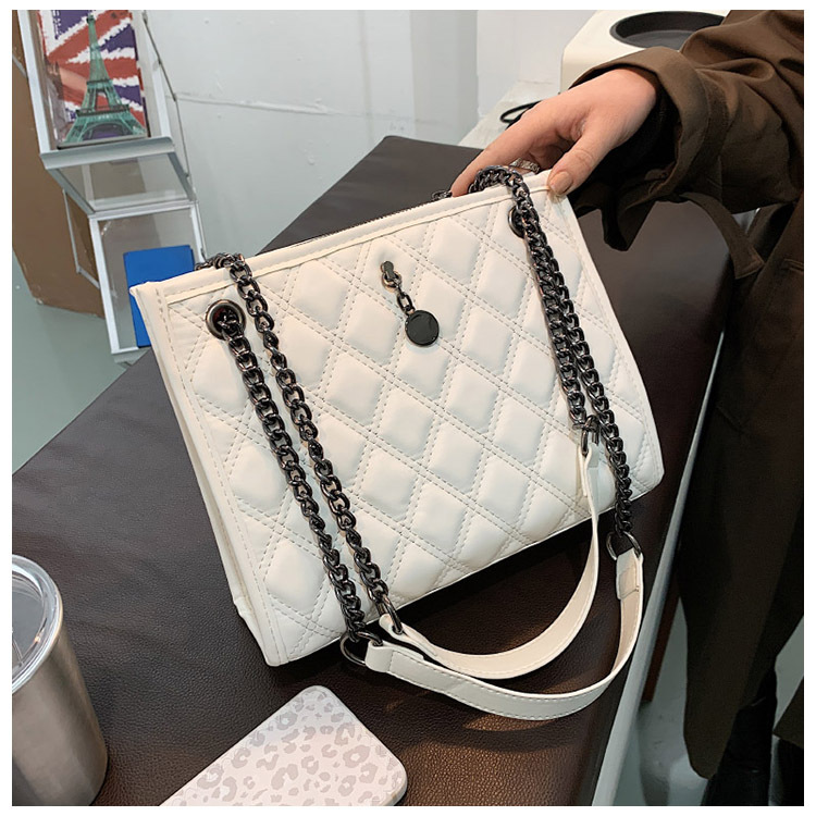 2023 primavera e l'estate nuova moda monospalla ascellare borsa filo ricamo rombico borsa tendenza catena tote bag donne_voghion.com