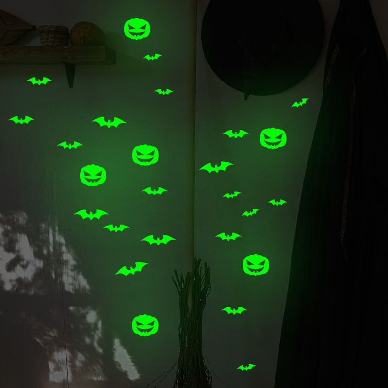 Im Dunkeln leuchtende Halloween-Wandaufkleber mit Fledermaus und Kürbis – selbstklebende, gruselige Dekoration für Schlafzimmer, Wohnzimmer, Party-Hintergrund (20 x 28 cm, 2 Stück, PVC)_voghion.com