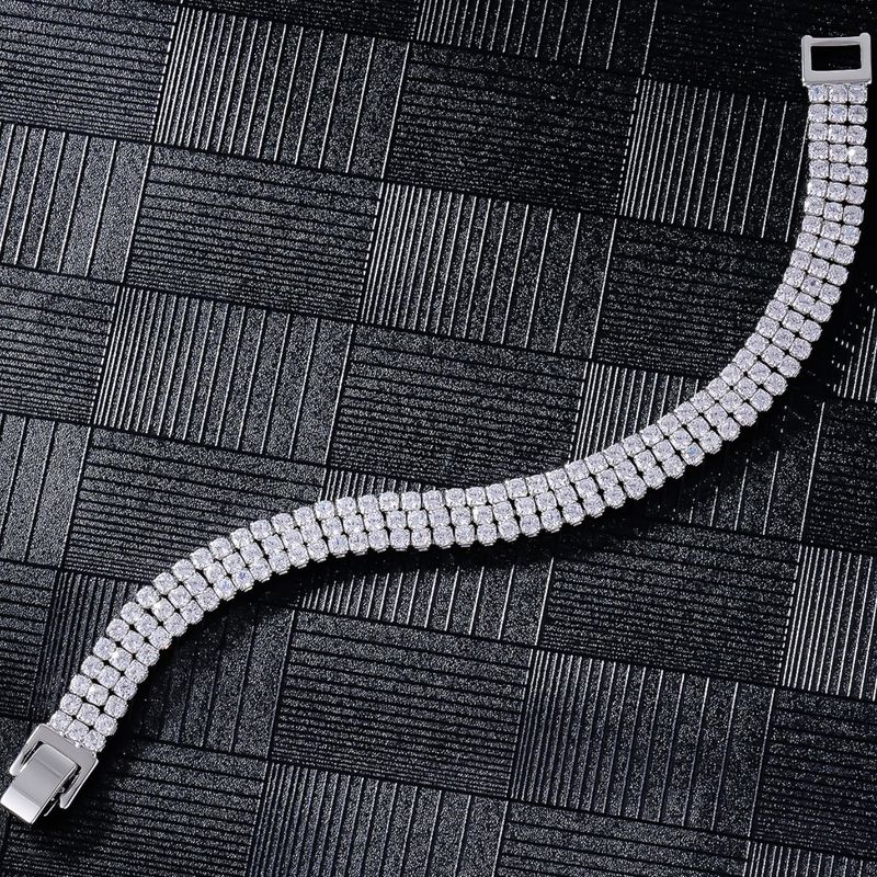 Bracciale cubano con tre file di zirconi placcati in rame con capelli lisci di Joseph Tide_voghion.com