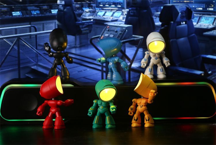 High-Quality Robot Night Light Ornament Atmosphere Creative Gift For Dormitory Bed Use Battery-Powered Mini Table Lamp_voghion.com