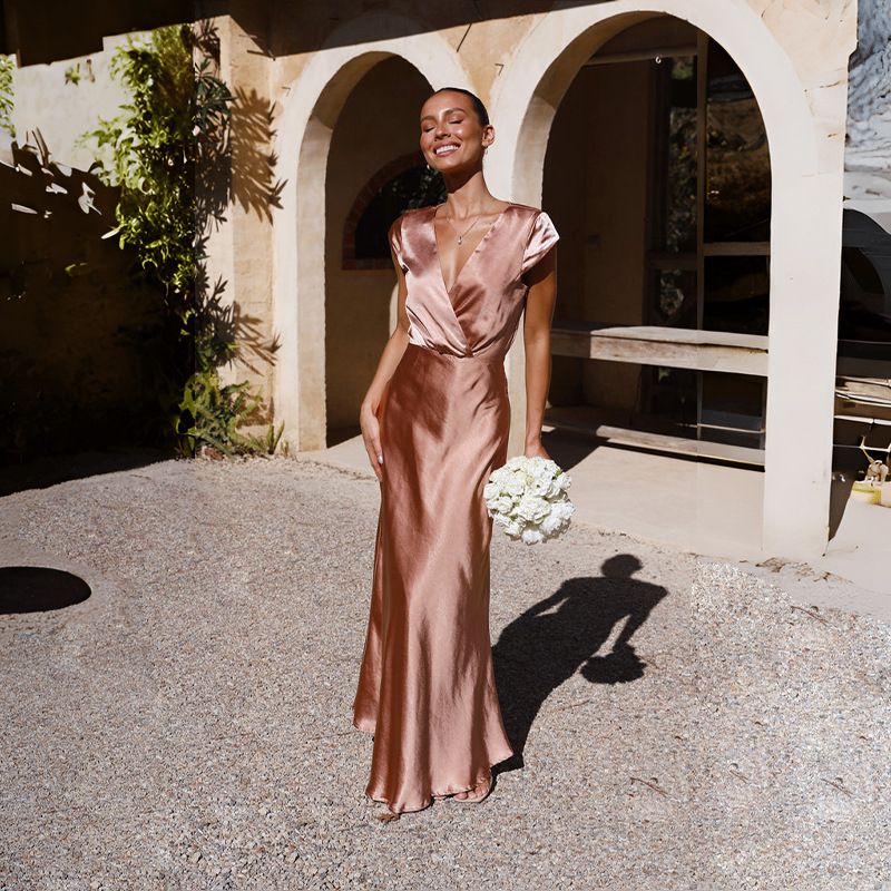 Vêtements pour femmes printemps et été satin couleur unie col en V sexy jupe queue de poisson tempérament robe de soirée jupe longue femme_voghion.com