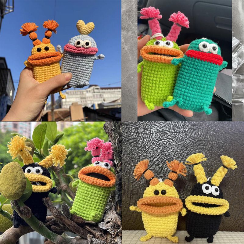 Kleine und kreative süße Cartoon-Pack Wurst Wolle Auto Anhänger Big Mouth Monster Schlüssel Abdeckung Shell Schnalle_voghion.com