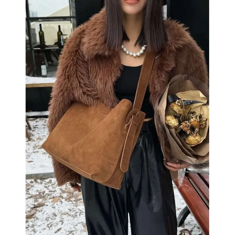 Hochwertige Designer-Taschen Koreanische Version Ins Damen Matte Rindsleder Pendler Schulter Unterarm Große Kapazität Tote Nische_voghion.com