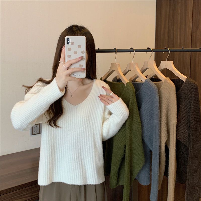 Suéter feminino verde de veludo com decote em V, estilo solto e descontraído, camisa de base macia e quente, outono e inverno, estilo Hong Kong_voghion.com