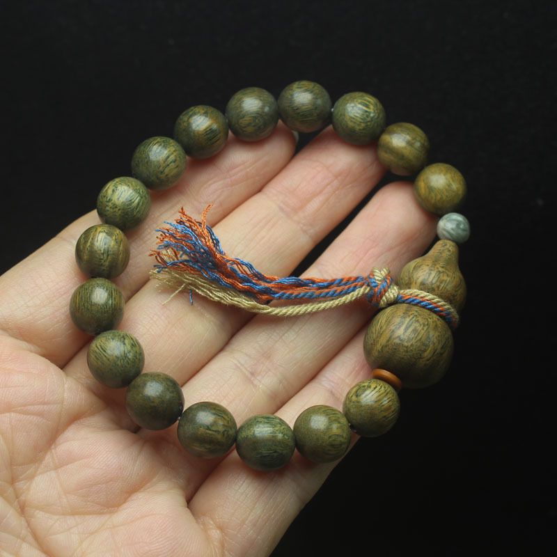 10mm Green Sandalwood Beaded Bracelet With Calabash Charm - Natural Fragrant Wood Jewelry_voghion.com