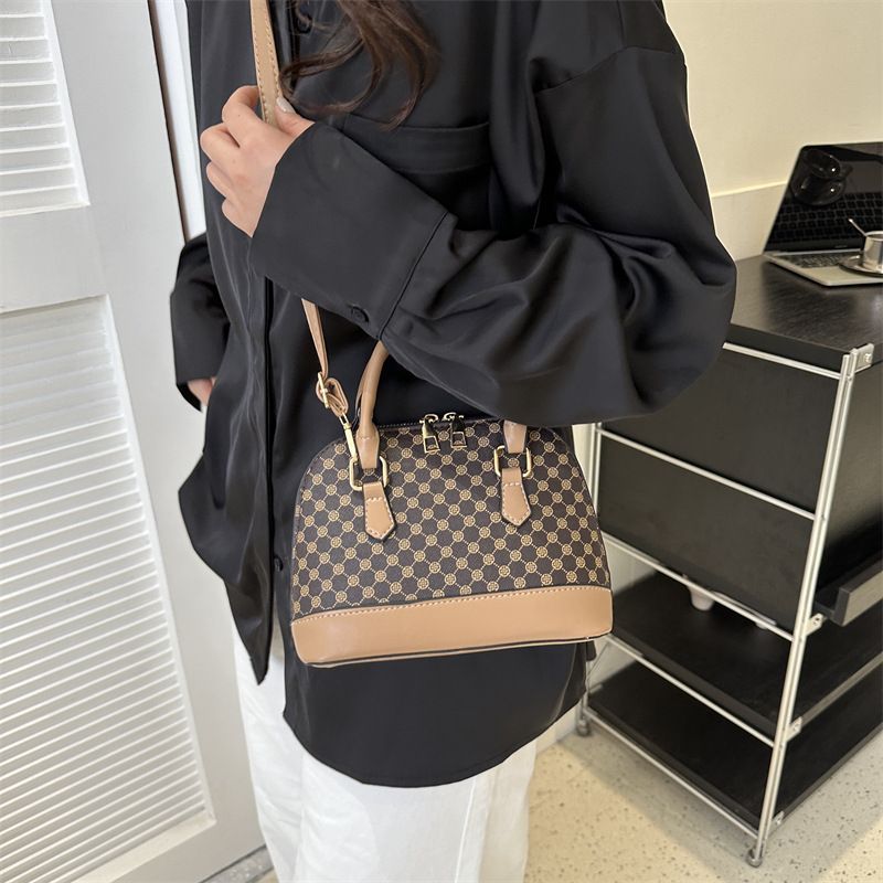 Versatile Lingge Shell for Women Bags 2023 Summer New Fashion Splicing Single Shoulder Crossbody Bag_voghion.com