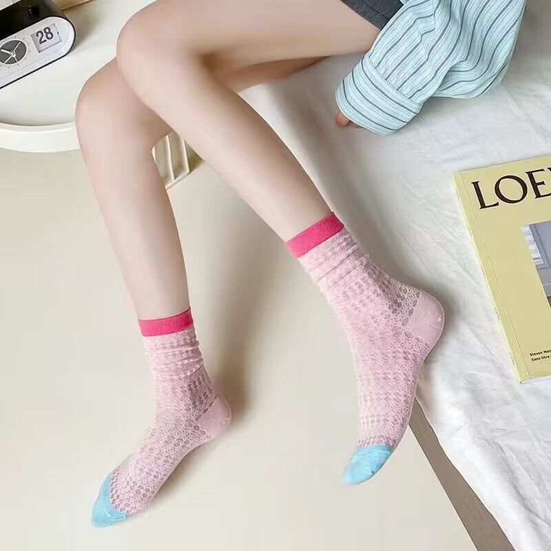 Calcetines largos apilados de malla fina transpirables de verano 2025d para mujer, estilo moderno, con bloques de color_voghion.com
