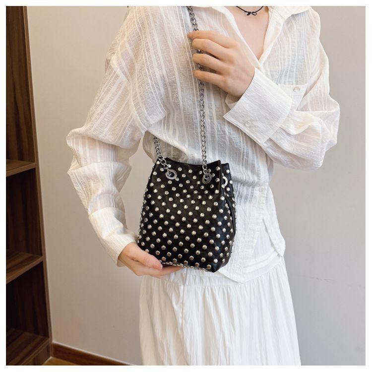 Stylish Punk-Inspired Bucket Shoulder Bag With Chain Strap & Rivet Detailing - Medium Size PU Leather Crossbody Bag For Women_voghion.com