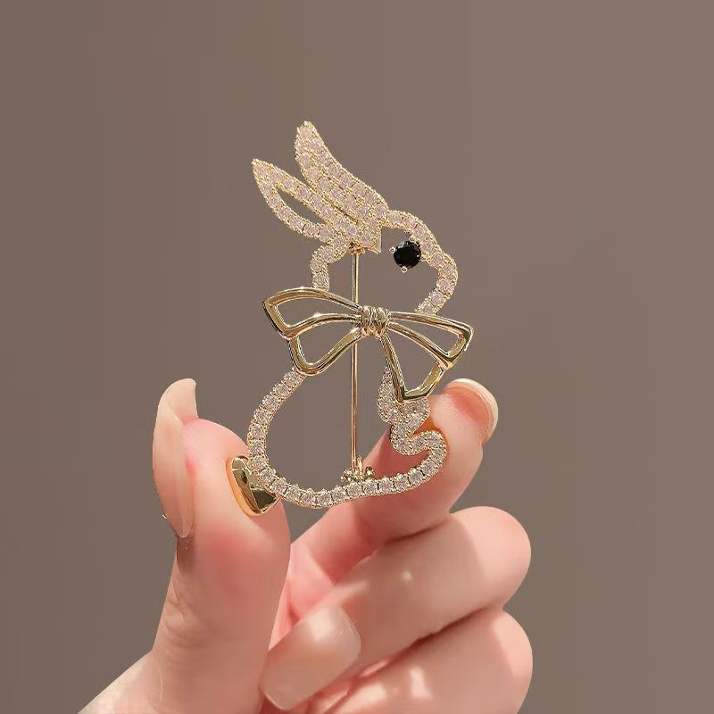 Süße Luxus Jahr des Kaninchens High-End elegante Brosche Kragen Pin Zubehör Kleidung_voghion.com