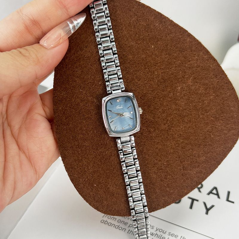 Goldie TV Quarz Nische High-End-Feeling Perlmutt Damen kompakte Armbanduhr mit kleinem Zifferblatt_voghion.com