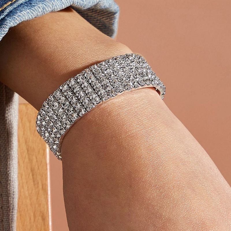 Set di gioielli da donna con collana di strass, orecchini, bracciale, anello e pochette per matrimoni, feste e serate, composto da cinque pezzi._voghion.com