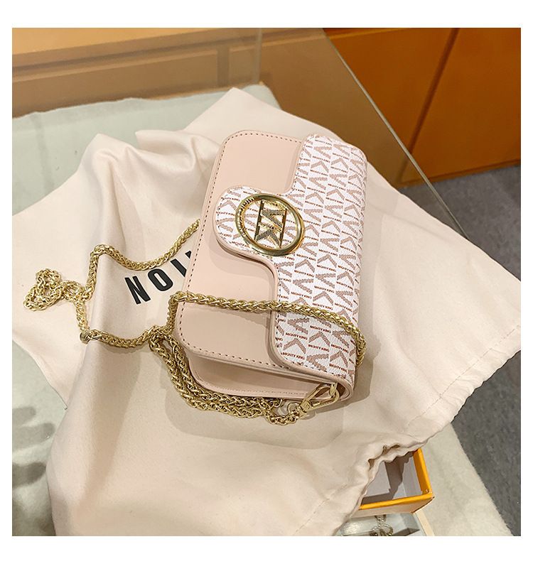 2023 Zomer Nieuwe Tas Damesmode Europese en Amerikaanse Contrast Bedrukte Ketting Een Schouder Crossbody Grote Capaciteit Kleine Vierkante Tas_voghion.com