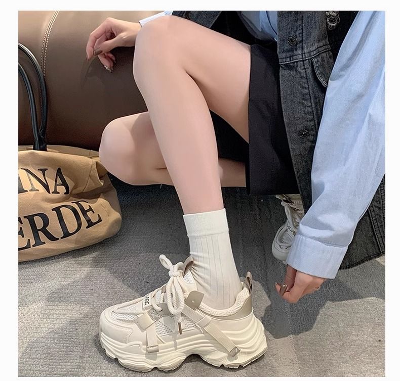 High Beauty Cloud 2024 Frühjahr Neue dicke Sohle runder Kopf, kleine duftende Canvas Casual Board Schuhe für Frauen_voghion.com