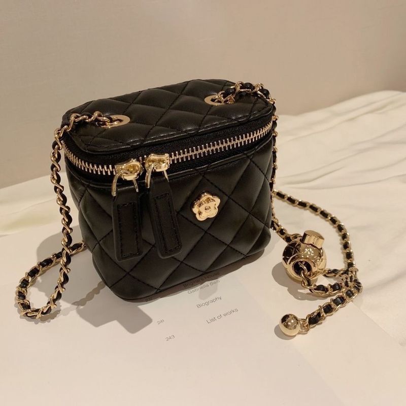 New Fashion Casual Camellia Lingge Chain Box Small Ladies Summer Crossbody Bag_voghion.com