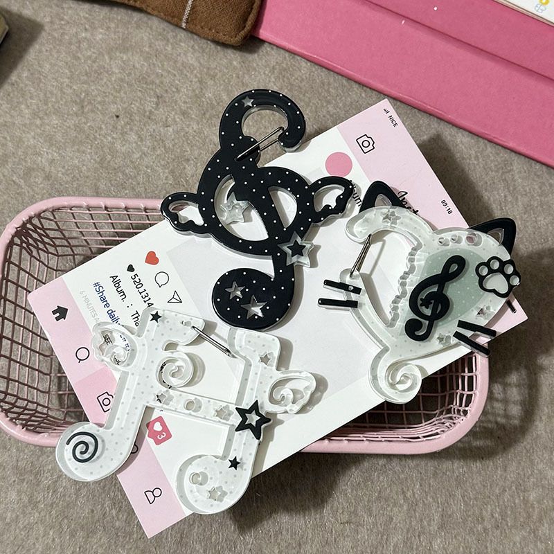 Multifunctional Keychain Cartoon Shape Alien Mountaineering Buckle_voghion.com