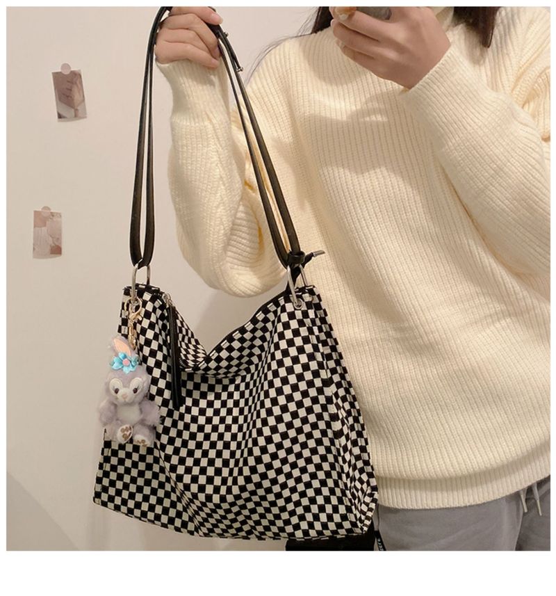 Chessboard grid large capacity women's 2024 new versatile shoulder student fashion niche bag, crossbody bag_voghion.com