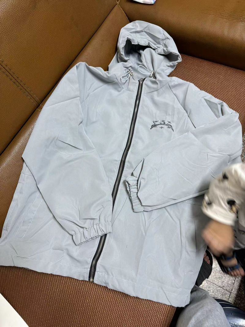 Giacca antivento con cerniera e cappuccio ricamata a blocchi di colore, stile street trendy 2099_voghion.com