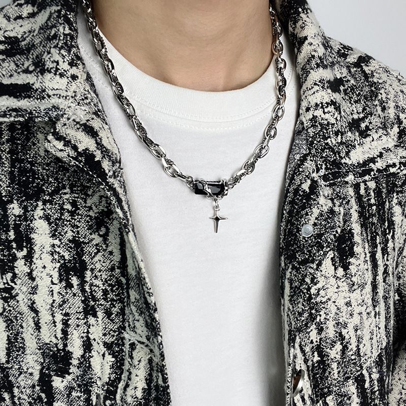 Collier croix en acier titane pour homme, chaîne cubaine en zircone résistante à la lumière, design de niche léger, polyvalent et haut de gamme_voghion.com