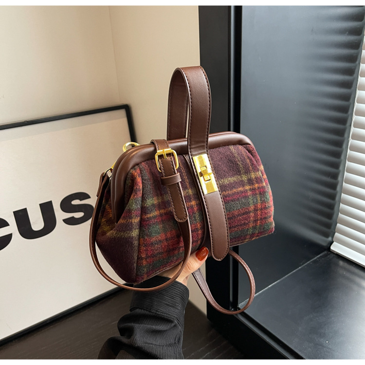 New Women's Bag Retro Versatile Handheld Small Bag Women's Autumn/winter Checkered Small Square Bag High Quality Fabric Shoulder Bag_voghion.com