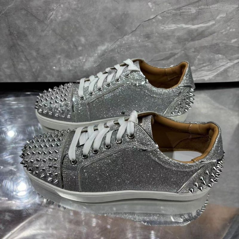 Scarpe da donna con lacci e rivetti casual da uomo e da donna, con suola bassa e paillettes, di alta qualità, LTTL, di Guangzhou, con suola rossa_voghion.com