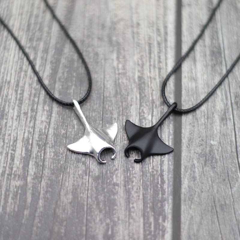 Fashion Manta Ray Ocean Animals Pendant Necklace Adjustable Handmade Bohemia Wax Rope Choker Men Women Beach Jewelry Gift Joyas_voghion.com