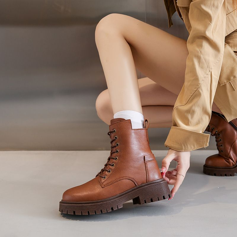 Hot Fashion tutti i tipi di stivali Martin rossi di nuova moda in rete per sollevare scarpe con plateau_voghion.com