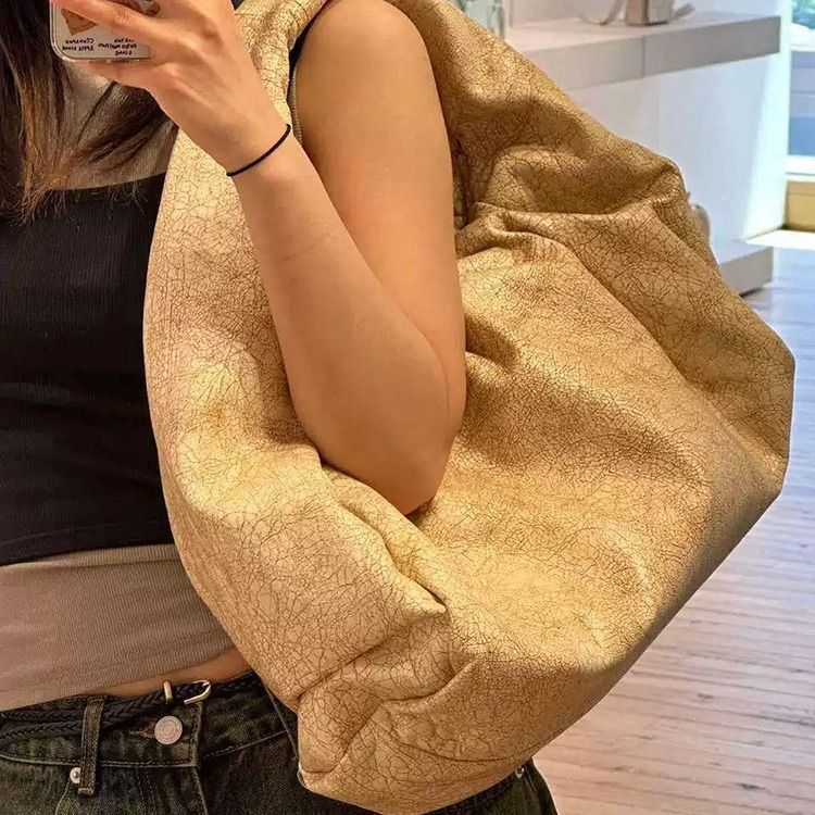 Casual Pleated Cloud Single Shoulder Armpit Large High Capacity Women's Bag 2025 Spring And Summer New Fashion Versatile_voghion.com