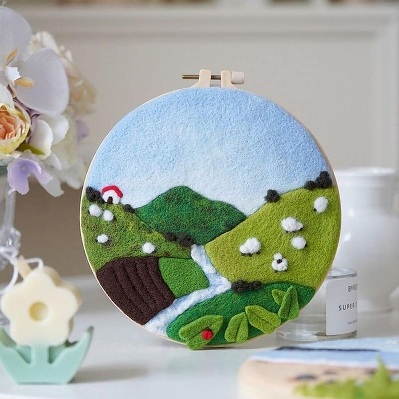 RUOPOTY Moderne uldmaleri med broderirammesæt Alpine får Gør-det-selv filthåndværk Pakke filtnål Hjemmeindretning Kunstbillede_voghion.com