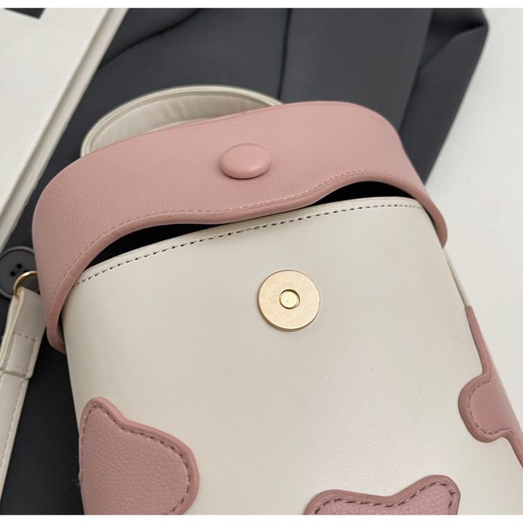 Kleine Nischendesign-Spleißen mit kontrastierendem Kuhmuster, Umhängetasche mit einer Schulter, High-End, groß_voghion.com