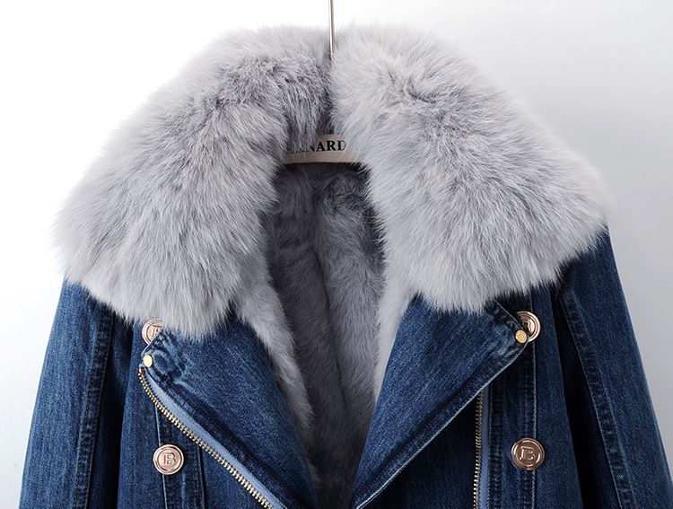 Giacca corta da donna in denim di piccole dimensioni, alla moda, con collo in pelliccia di volpe e fodera in pelliccia di coniglio, stile autunno e inverno_voghion.com
