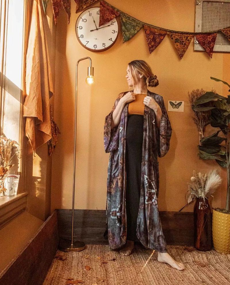 Rayon Beach Cover-Up – Lightweight Sun Protection Kimono With Allover Print (One Size, Dark Gray, Swimwear Wrap, Resort Wear, Bikini Cover)_voghion.com