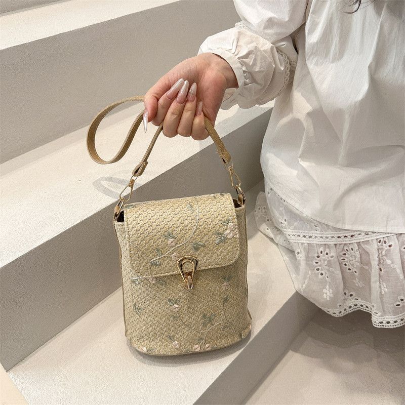 Sac en paille d'été pour femmes 2025, nouveau sac à bandoulière tissé en dentelle florale fraîche, sac à bandoulière pour téléphone portable_voghion.com