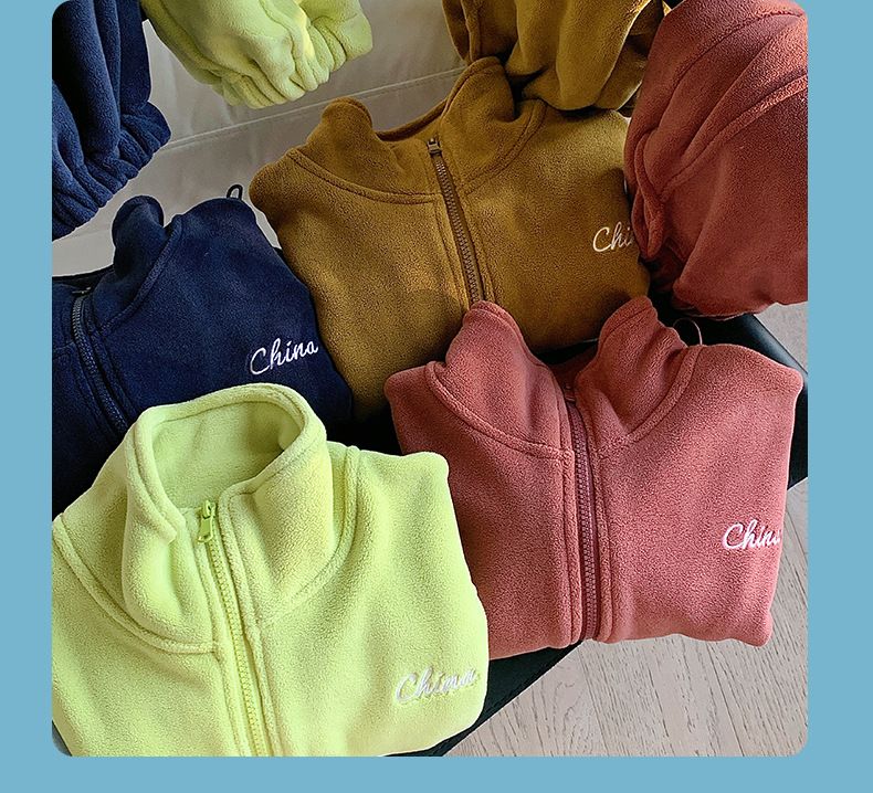 Ropa infantil 2025. Nuevos trajes de terciopelo para niños y niñas. Trajes de dos piezas de otoño e invierno para bebés, ideales para abrigarse y usar al aire libre._voghion.com
