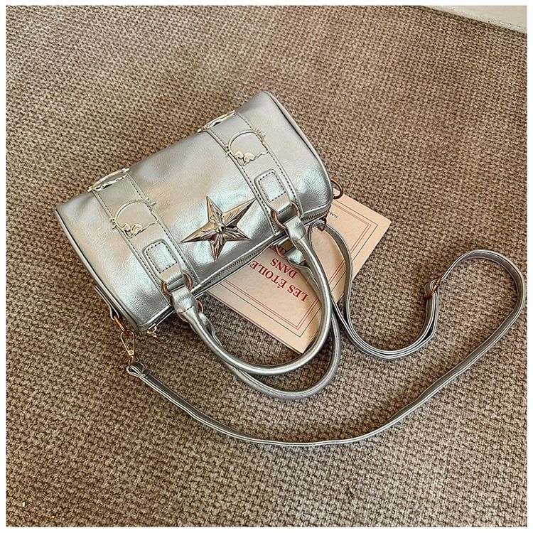 Piccolo design argento rotondo secchio piccante ragazza ascella b, donne 2024 nuovo trendy e alla moda piccola nicchia spalla_voghion.com