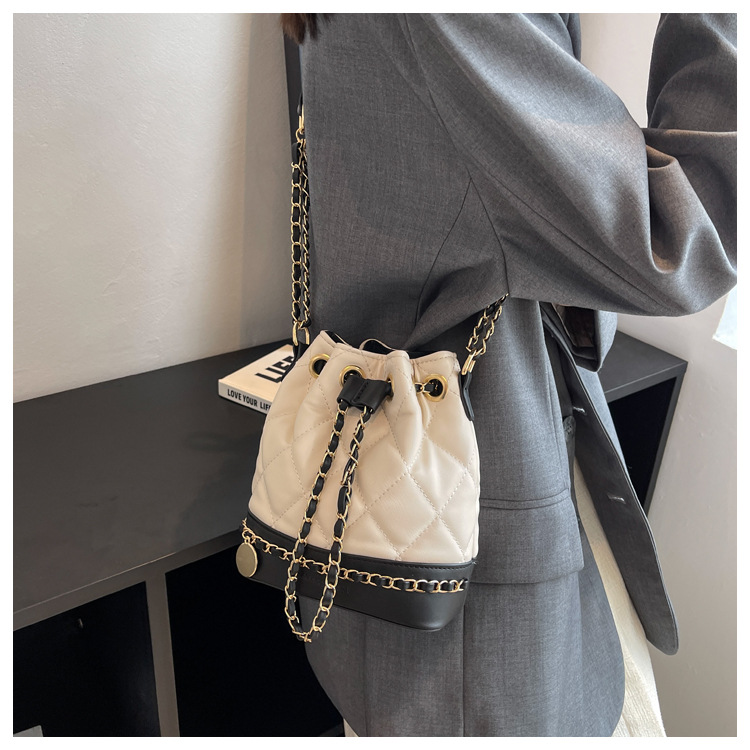 Beliebte Handtasche frauen Tasche 2023 Herbst/Winter Neue Mode Vielseitige Mode Kette Umhängetasche Wasser Eimer Tasche_voghion.com