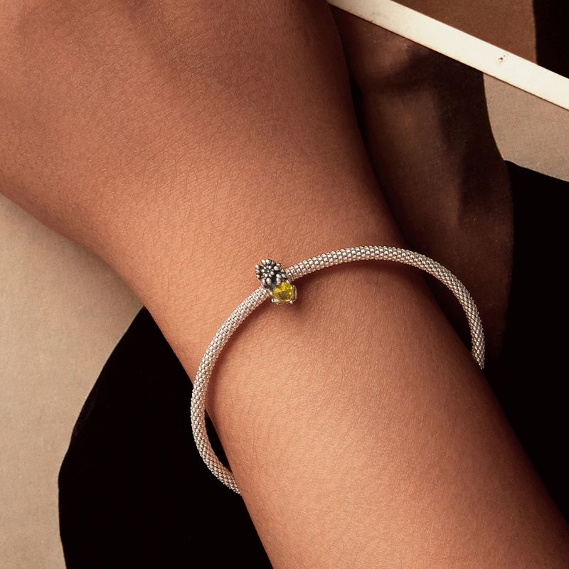 Ciondolo in argento sterling con dodici pietre portafortuna e crisantemo_voghion.com