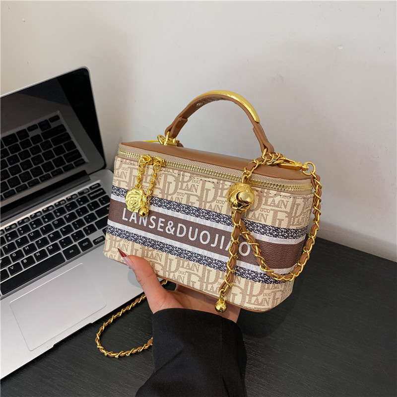 Hochwertige und Nischen-Designer-Box mit Aufdruck für Damen 2024 Neue Pendlertasche mit einer Schulter und kleiner quadratischer Umhängetasche_voghion.com
