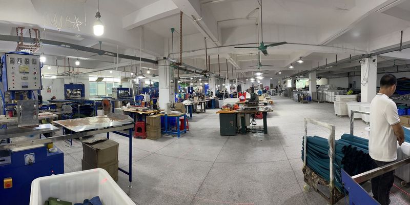 Tehase otsene uus jalaga täispuhutav padi kaasaskantav niiskuskindel telkimismatt täispuhutav magamismatt auto välistingimustes täispuhutav voodi_voghion.com